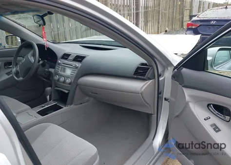 2011 Toyota Camry Le z USA, uszkodzony, nr VIN 4T1BF3EK2BU715971